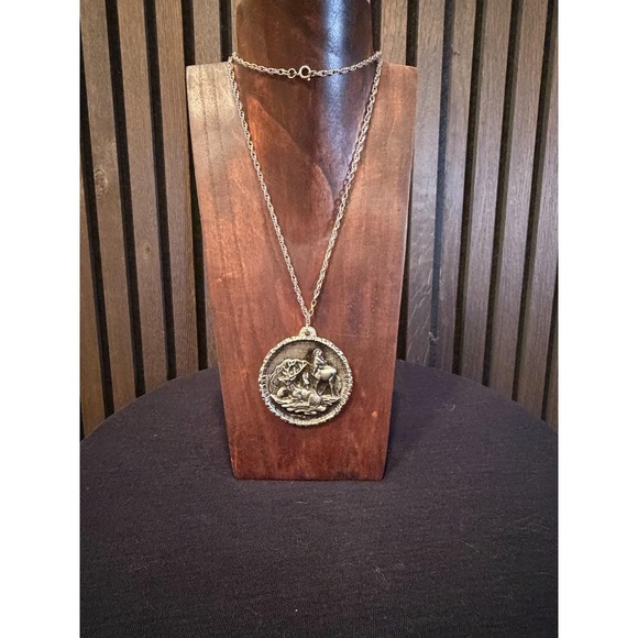 Vintage Pewter Pendant/Necklace Elk/Deer - Metzke 1974 - 2.25" dia/28" chain - Picture 6 of 6